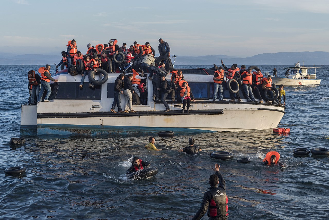 1280px-20151030_Syrians_and_Iraq_refugees_arrive_at_Skala_Sykamias_Lesvos_Greece_2