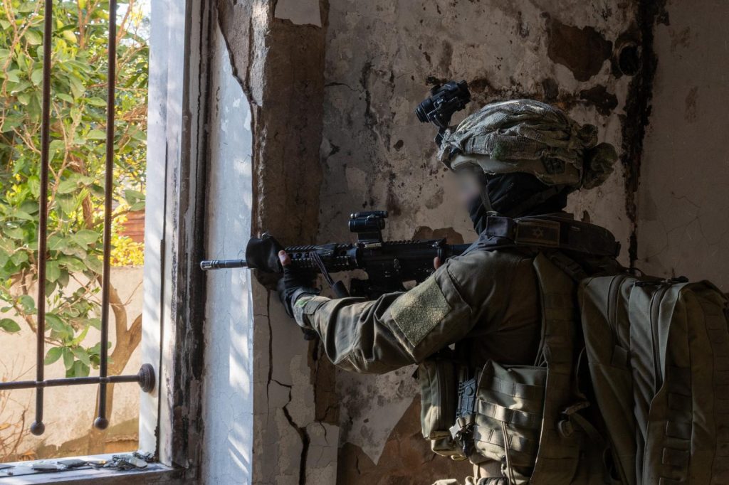 Operation-Roaring-Lion-0041